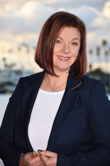 Kat Janowicz, studio portrait